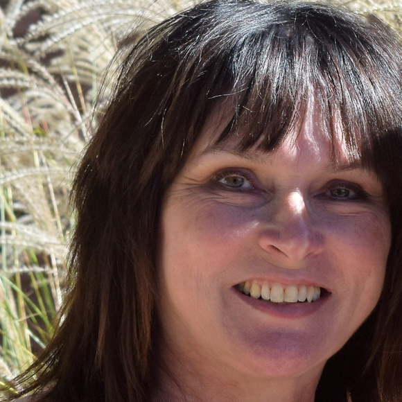 Meet your Posher, Kim - Picture 2 of 2